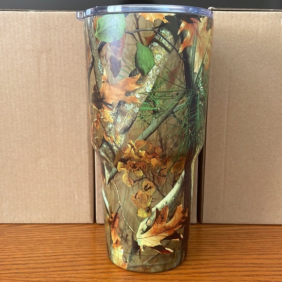 Travers 30oz Camo Tumbler - Picture 2 of 5